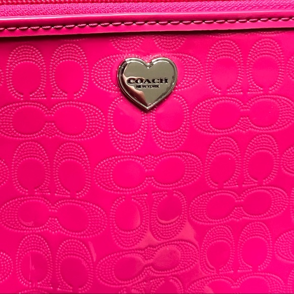 Pink Coach Wristlet Wallet! ✨ - Picture 2 of 4